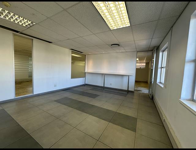 762M² OFFICE TO LET IN WOODMEAD